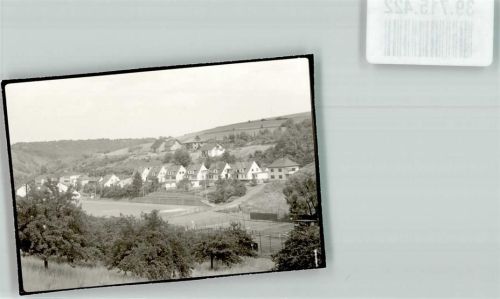 56659 W5475 Burgbrohl FOTO KEINE AK Sportanlage Ort handschriftlich Foto Original aus Archiv eines Ansichtskartenverlags