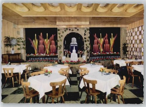 Altenberg Terrassen-Waldrestaurant Deutscher Märchenwald, Die tanzenden Fontänen in der Gebrüder-Grimm-Ehrenhalle