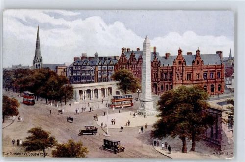 Southport sign. Quinton The Monument Doppelbus