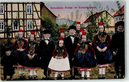 Homberg Schwälmer Kinder im Sonntagsstaat Tracht