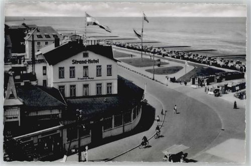 Duhnen Blick auf Strandhotel und Promenade Fahrrad