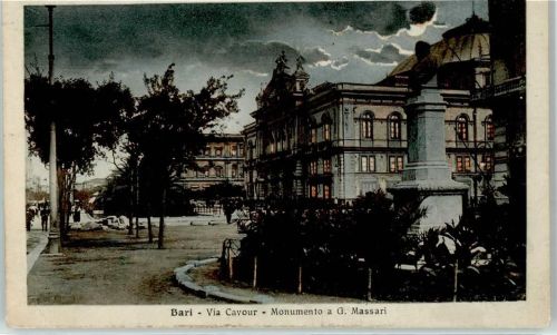 Bari Via Cavour Monumento a G. Massari