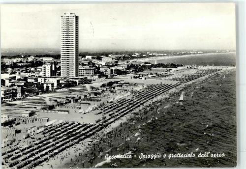 Cesenatico Fliegeraufnahme Strand und Grattacielo