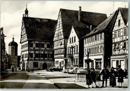Oettingen Marktplatz Brunnen Trachten