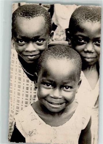 Schwarzafrikanische Kinder der Mission Peres du Saint-Esprit