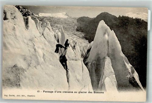 Chamonix-Mont-Blanc Gletscherspalte Bossons Bergsteiger