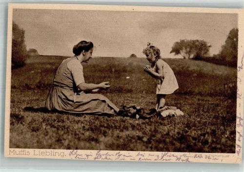 1917 Mutter mit kleiner Tochter auf der Wiese Fotograf Zimmereuer Wohlfahrtskarte Deutscher Verein für Säuglingsfürsorge