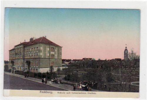 Frohburg Frohburg, Lunakarte mit Schule und botanischem Garten gelaufen von ca. 1910. Leicht fleckig, sonst gut erhalten.