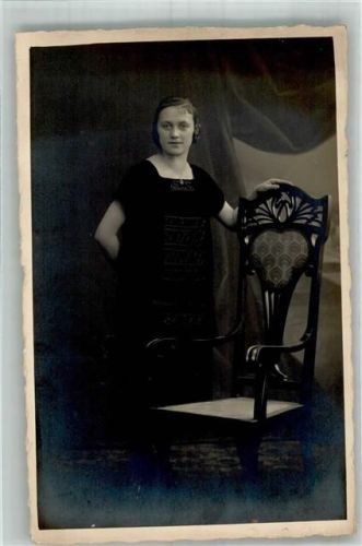 Zerbst Junge Frau im Fotostudio Ort lt. Fotograf Franz Körner