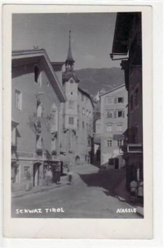 Schwaz Schwaz mit Straßenpartie und Gasthof. Karte beschrieben Gute Erhaltung.