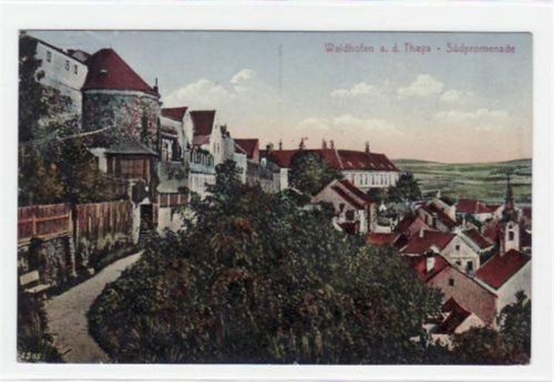 Waidhofen a.d. Thaya mit Südpromenade gelaufen von 1927. leichte Eckabschürfungen, kleiner Riß am Rand unten, leichter Knick oben links, sonst gut erhalten