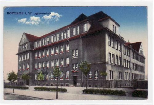 Bottrop mit Agatehenschule ungelaufen leichte Abschürfungen, kleiner Knick oben links, leicht fleckig, sonst gut erhalten