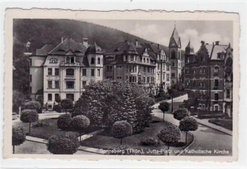Sonneberg i. Thür. mit Jutta - Platz und kath. Kirche. Karte beschrieben kleiner Knick links in der Mitte, kleiner Knick rechts in der Mitte und unten, sonst gut erhalten.