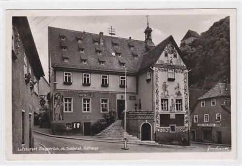 Ziegenrück Luftkurort Ziegenrück. Rathaus Ratskeller sowie das Geschäft von Paul Meyer gelaufen 1939 kleiner Knick an der linken oberen Ecke kleiner Riß oberer Rand, sonst gut erhalten