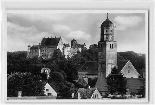 Illertissen Illertissen. Partie am Schloß Kirche gelaufen. Leichter Stempeldurchdruck, kleiner Knick unten rechts, sonst gut erhalten