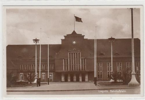 Liegnitz Bahnhofsplatz in Liegnitz / Legnica ungelaufen Sehr gut erhalten.
