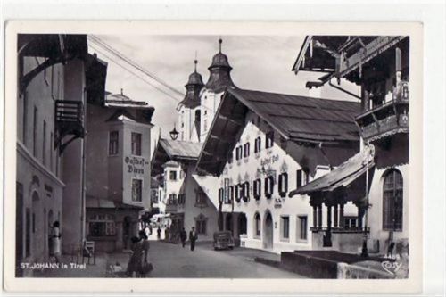 St. Johann St. Johann in Tirol mit Straßenpartie und Gasthof Post ungelaufen Gute Erhaltung.