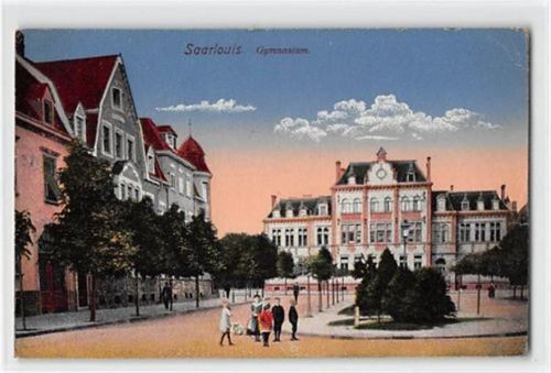 Saarlouis Saarlouis. Partie am Gymnasium. Karte beschrieben kleiner Knick oben rechts und links, kleiner Riß am rechten Rand in der Mitte, sonst gut erhalten