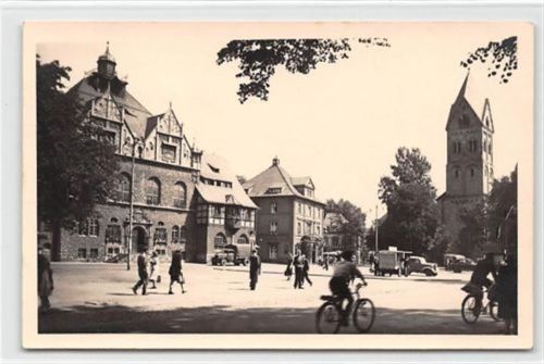 Bergisch Gladbach Partie an der Kirche ungelaufen Gute Erhaltung.