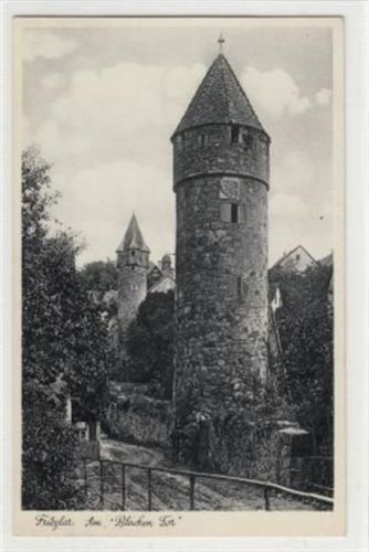 Fritzlar. ein Blick auf das " Bleiche Tor " gelaufen, 1940. Leicht bügig, Ecken mit Albumabdrücken, sonst gut erhalten