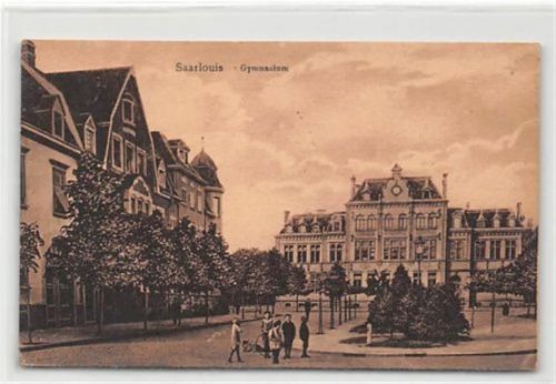 Saarlouis Saarlouis. Gymnasium ungelaufen Gute Erhaltung.