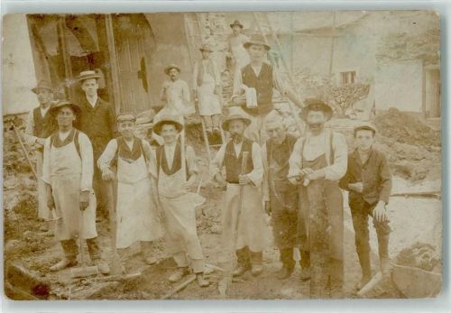 viele Helfer AK Bauarbeiter 1910 Privatfoto AK