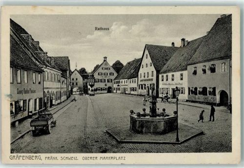 Gräfenberg Rathaus Oberer Marktplatz Brunnen Traktor