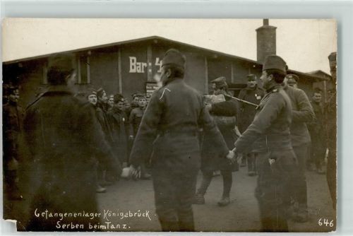 Königsbrück Gefangenenlager Serben beim Tanz Uniform