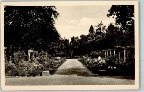 Zerbst Rephunsgarten mit Springbrunnen