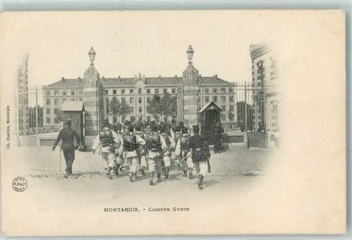 Montargis Caserne Gudin Uniform