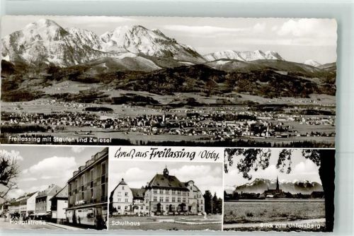 Freilassing Staufen und Zwiesel Schulhaus Blick zum Untersberg