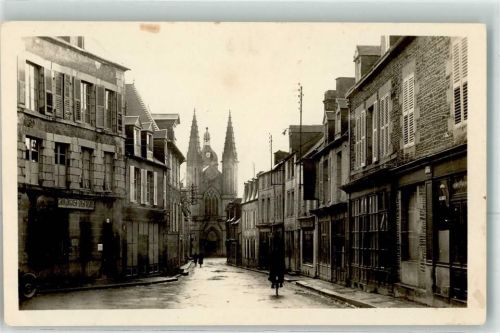 Saint-James Rue St. Jacques et l Eglise Fahrrad