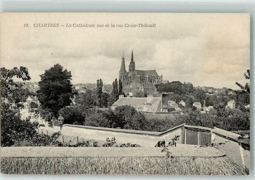 Chartres la Cathedrale vue de la rue Croix-Thibault
