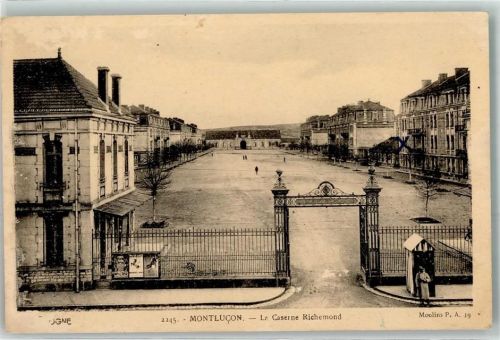 Montlucon le Caserne Richemont Wache Uniform