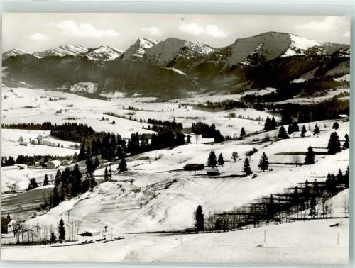 88179 W8999 Oberreute , Allgäu Winter Fliegeraufnahme des Ortes mit Hochsträßlift