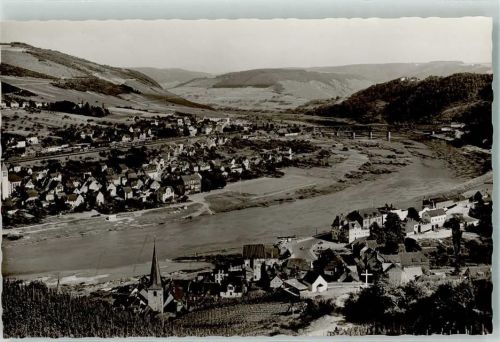 Alf mit Bullay und Moselbrücke