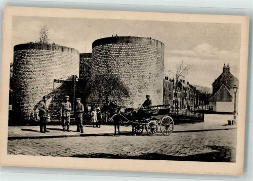 Douai Arasser Tor Uniform