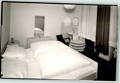 56659 W5475 Burgbrohl FOTO KEINE AK Hotel zur Traube Ort handschriftlich Foto Original aus Archiv eines Ansichtskartenverlags