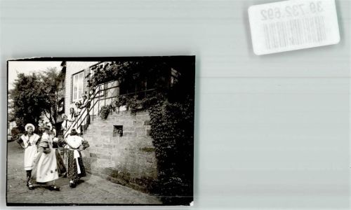 Schwalenberg Frauen in Tracht beim Volkstanz Foto Original aus Archiv eines Ansichtskartenverlags Ort handschriftlich