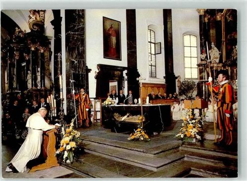 Sachseln 1984 Papst Johannes Paul II bei Bruder Klaus in der Pfarrkirche Fotograf Reinhard