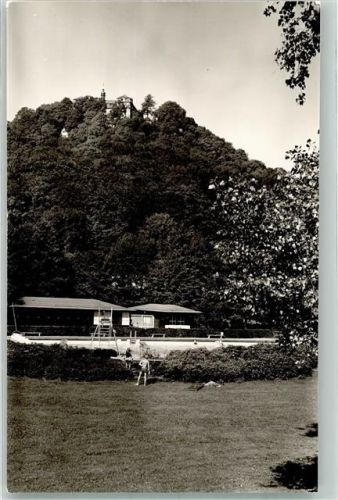 Hofbieber Schwimmbad mit Schloss Bieberstein Foto Original aus Archiv eines Ansichtskartenverlags Ort handschriftlich