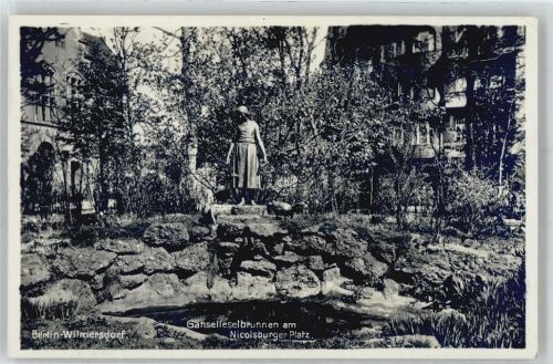 Wilmersdorf Gänselieselbrunnen am Nicolsburger Platz