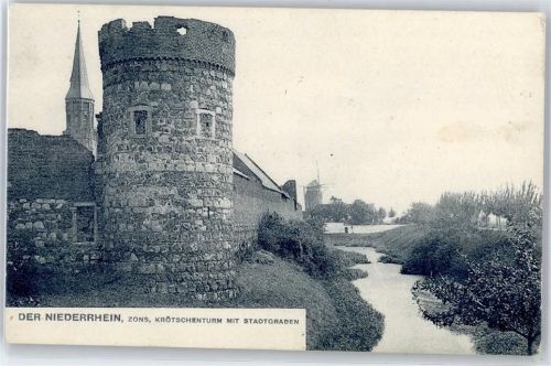 Zons Krötschenturm mit Stadtgraben
