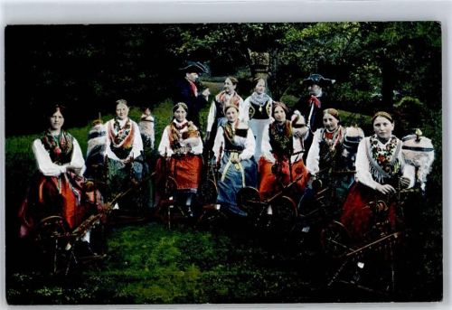 Bischofsheim Spinnerinnengruppe aus der Singschule, Tracht