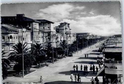 Lucca Promenade