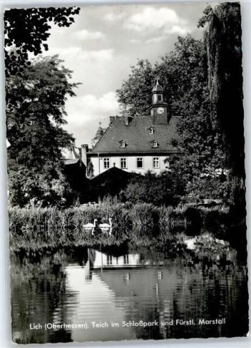 Lich Teich im Schlosspark und Marstall