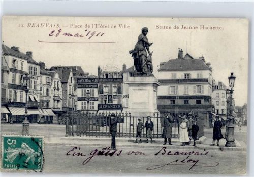 60000 Beauvais - Place de Hotel de Ville Denkmal jeanne Hachette