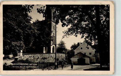 Schönering Kirche Kriegerdenkmal