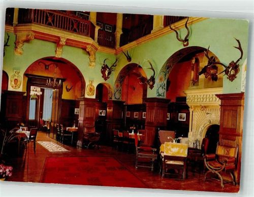 Züschen Hotel Pension Gasthaus Schloss Garvensburg Halle mit Kamin Fotograf Hermann