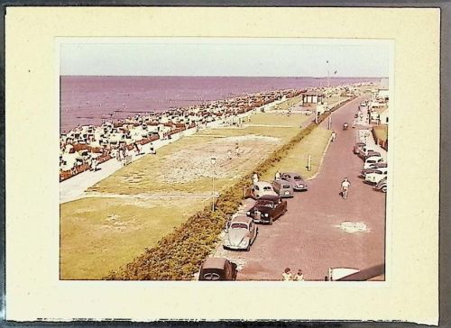 Duhnen Foto montiert auf Karton Strand und Promenade VW Käfer Mercedes Fotograf Otto Schulze